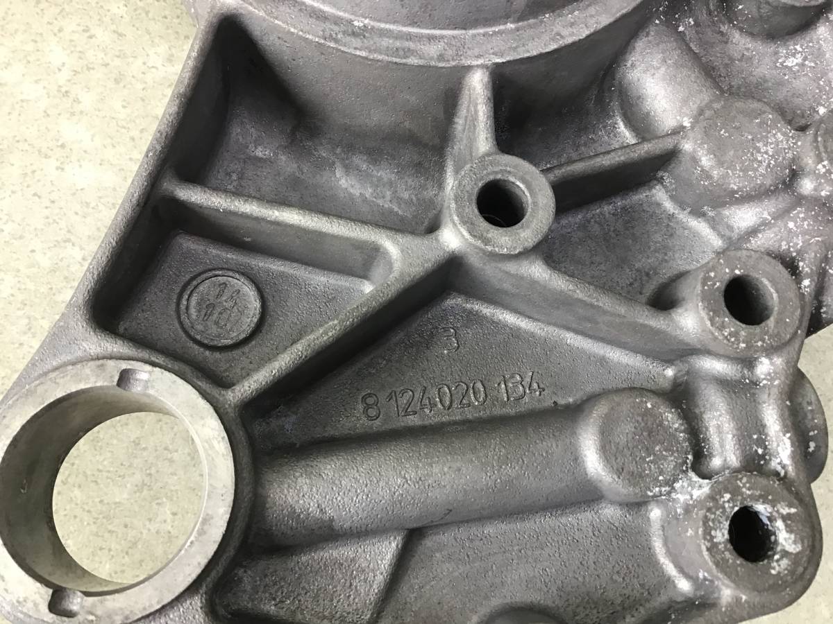 Крышка распредвала Audi A4 (B8) 2007-2015 Крышка распредвала Audi A4 (B8) 2007-2015