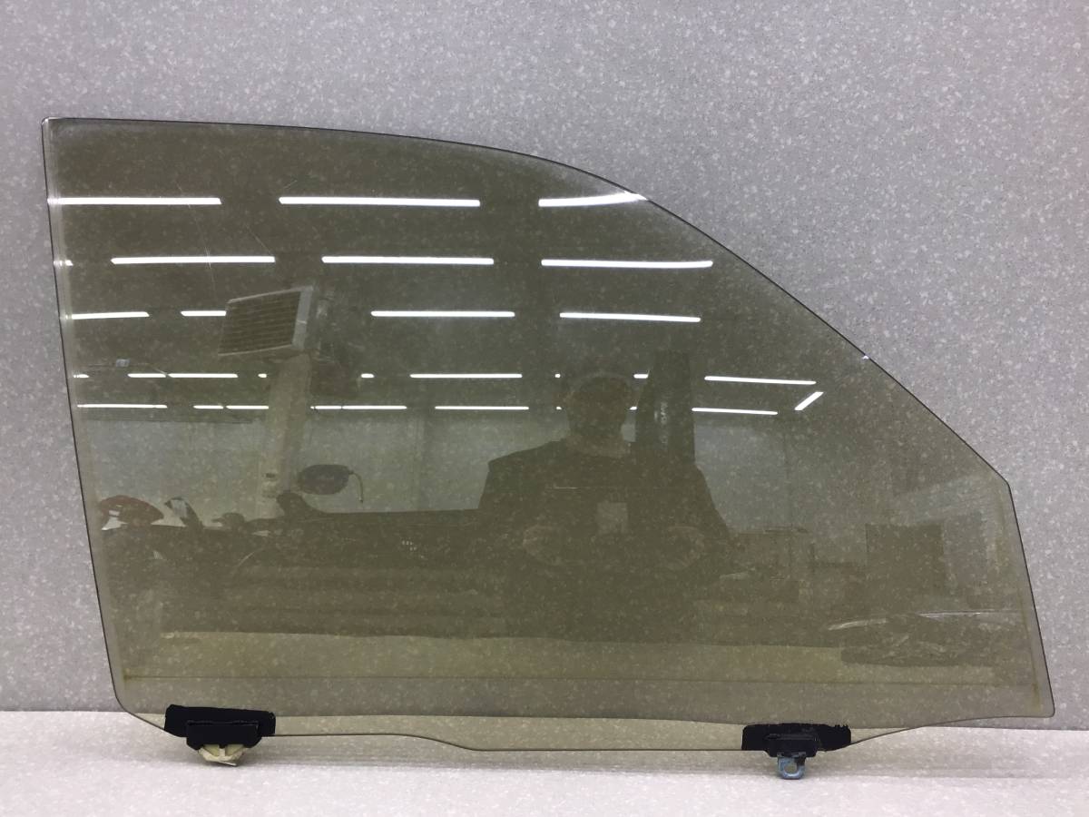 Стекло двери передней правой Toyota Land Cruiser (J100) 1998-2007
