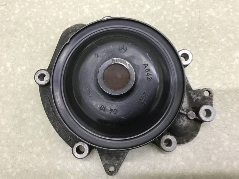 Насос водяной (помпа) Mercedes-Benz GL-Class (X164) 2006-2012 Насос водяной (помпа) Mercedes-Benz GL-Class (X164) 2006-2012
