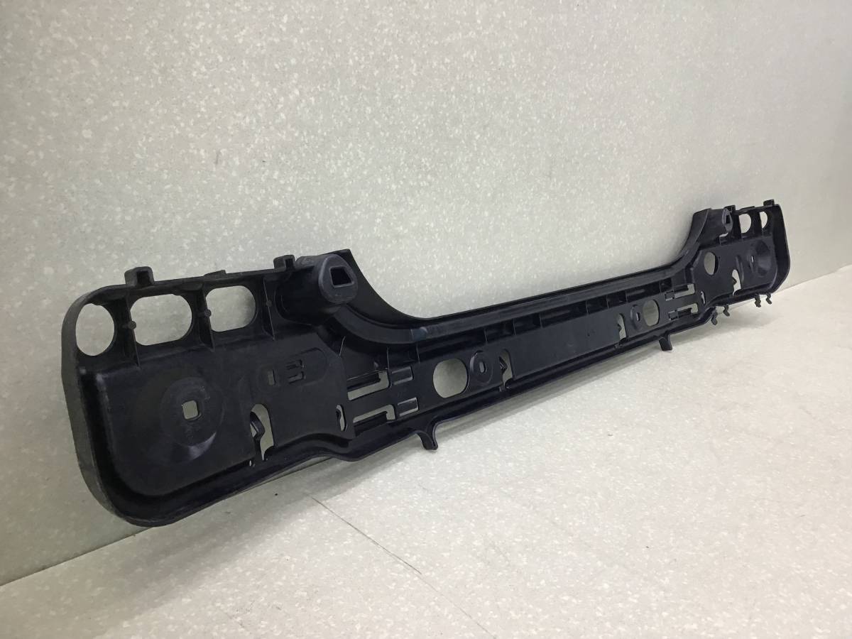 Кронштейн заднего бампера BMW 5-series E60/E61 2003-2009 Кронштейн заднего бампера BMW 5-series E60/E61 2003-2009