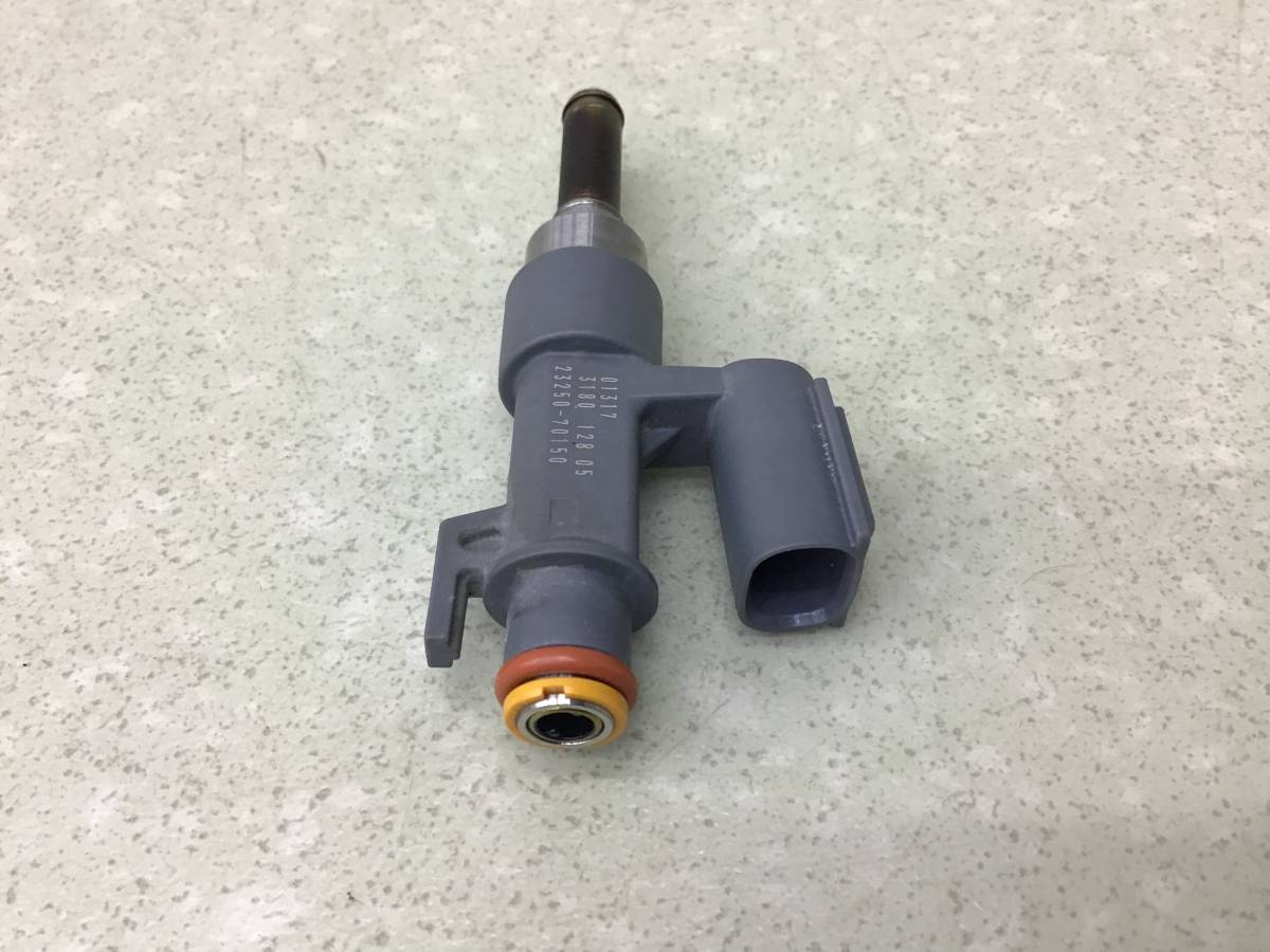 Форсунка инжекторная электрическая Toyota Land Cruiser (J300) 2021>