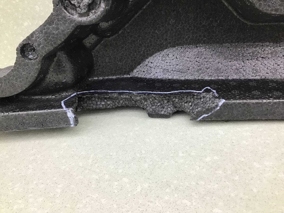 Наполнитель переднего бампера Toyota Rav 4 (XA50) 2018>