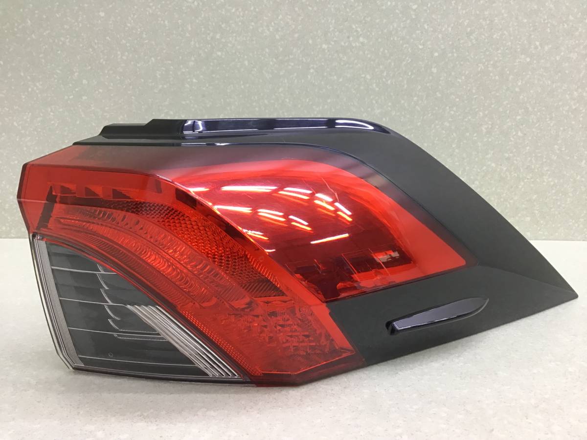 Фонарь задний наружный правый Toyota Rav 4 (XA50) 2018>