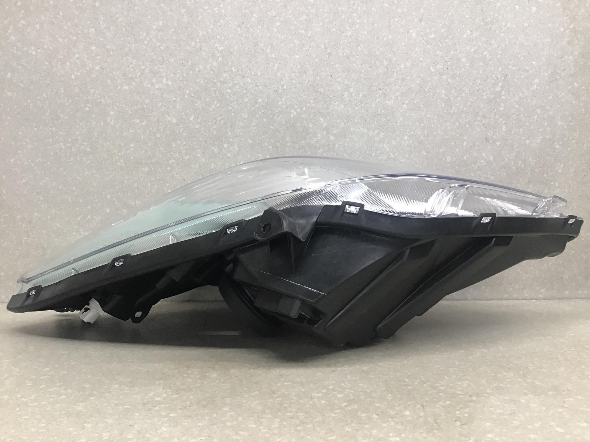 Фара правая Toyota Vitz P90 2005-2011 Фара правая Toyota Vitz P90 2005-2011