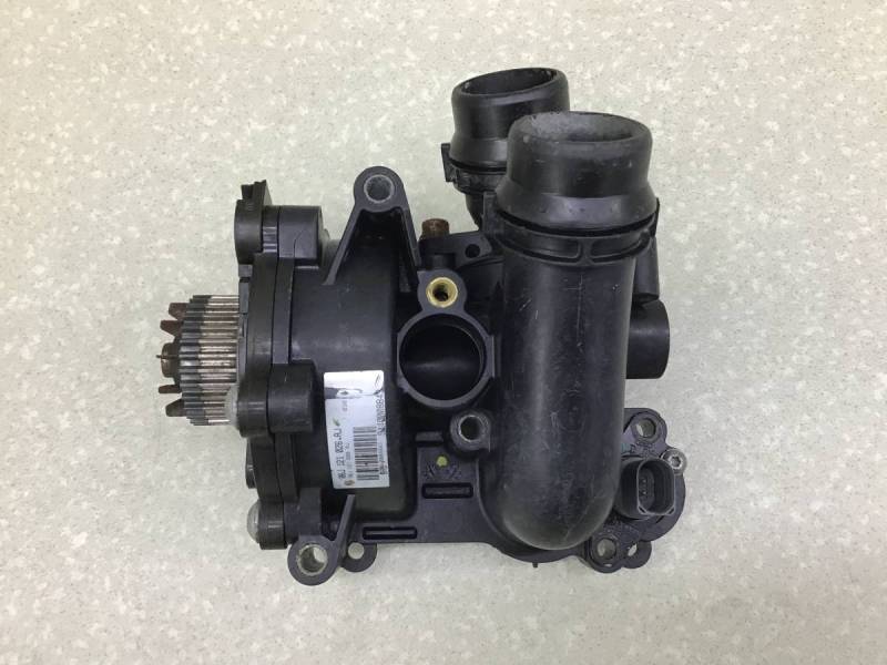 Насос водяной (помпа) Volkswagen Passat B7 2011-2015 Насос водяной (помпа) Volkswagen Passat B7 2011-2015