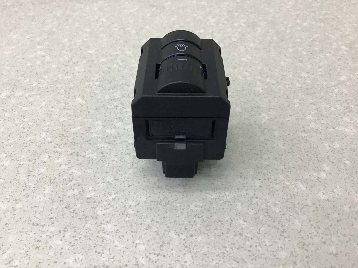Кнопка корректора фар Skoda Yeti (5L) 2009-2018 Кнопка корректора фар Skoda Yeti (5L) 2009-2018