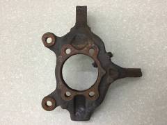 Кулак поворотный передний левый Nissan Juke (F15) 2011>