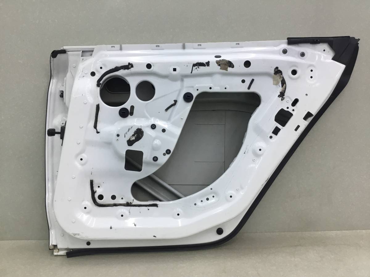 Дверь задняя правая BMW GT F07 2008> Дверь задняя правая BMW GT F07 2008>