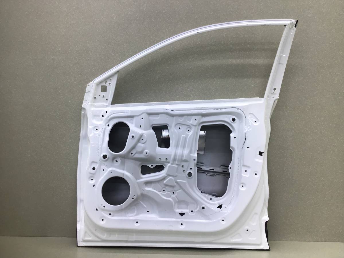 Дверь передняя правая Geely Coolray SX11 2018> Дверь передняя правая Geely Coolray SX11 2018>