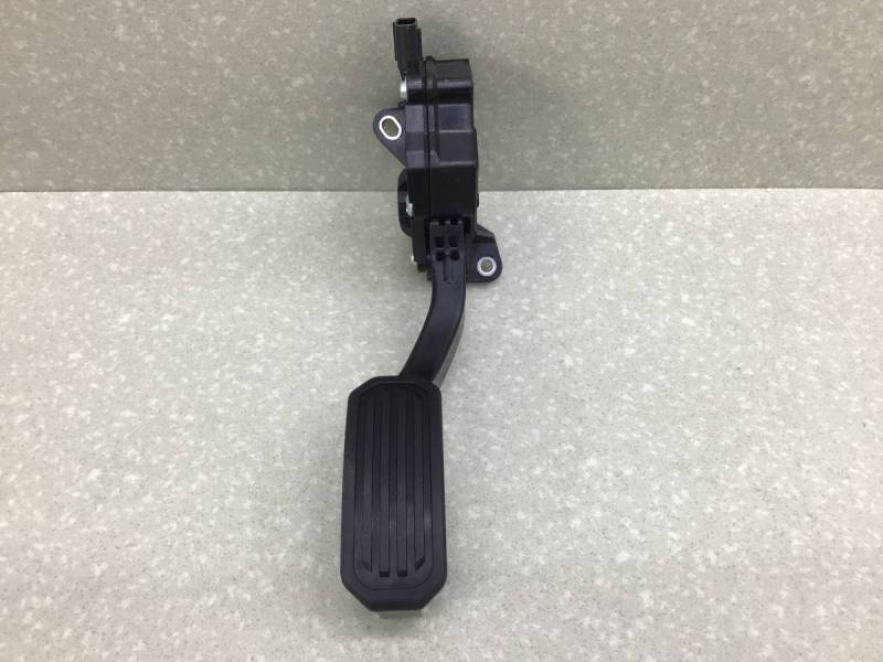 Педаль газа Toyota Camry (V50) 2011-2017 Педаль газа Toyota Camry (V50) 2011-2017