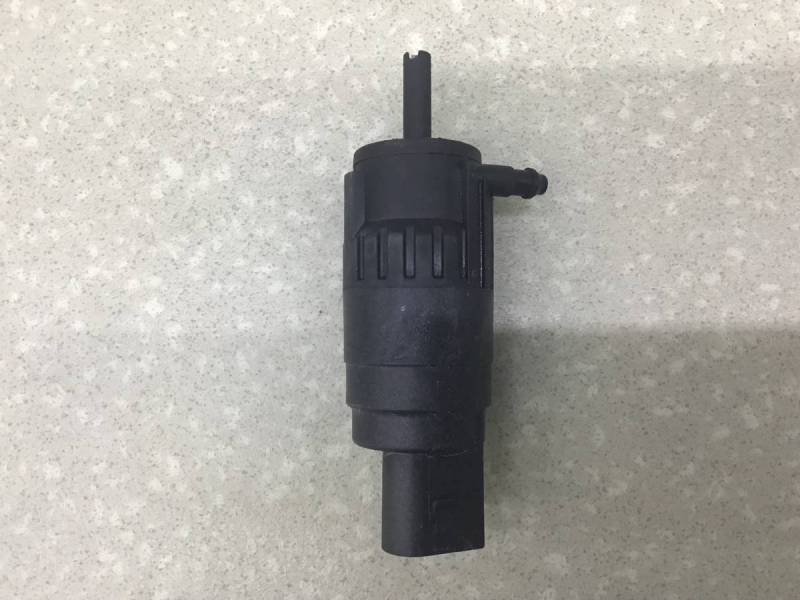 Насос омывателя Skoda Octavia A5 (1Z5) 2004-2013 Насос омывателя Skoda Octavia A5 (1Z5) 2004-2013