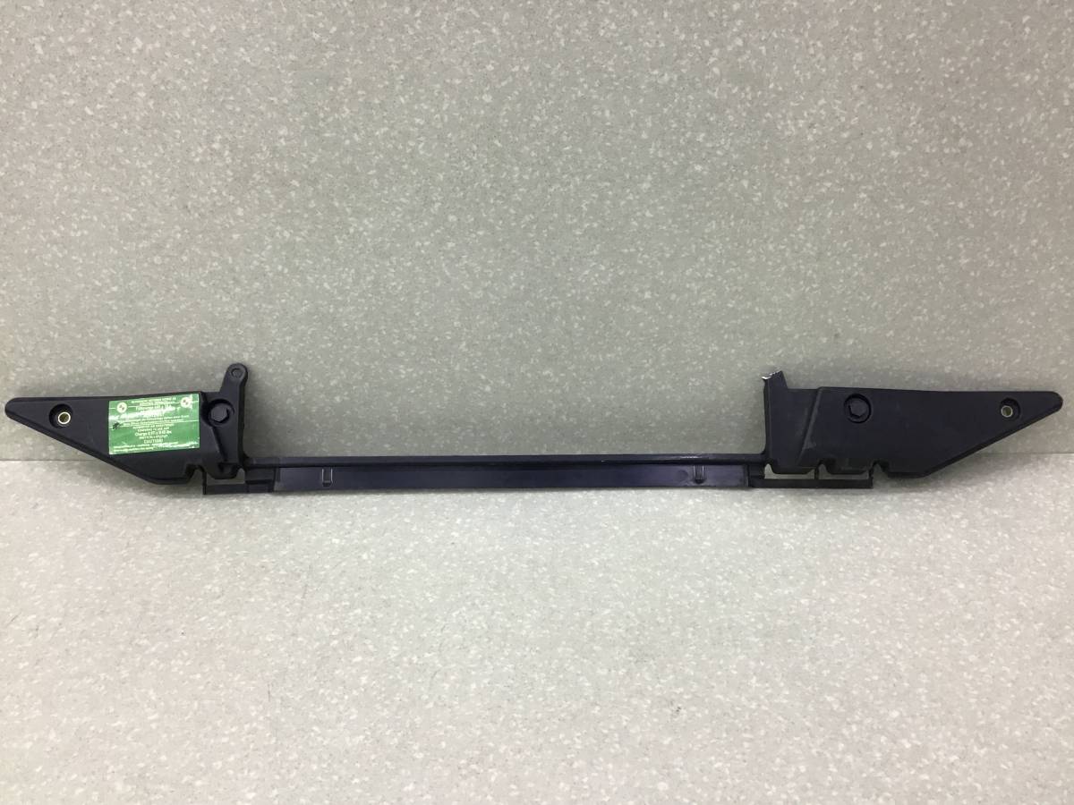 Кронштейн радиатора BMW X5 E53 2000-2007 Кронштейн радиатора BMW X5 E53 2000-2007