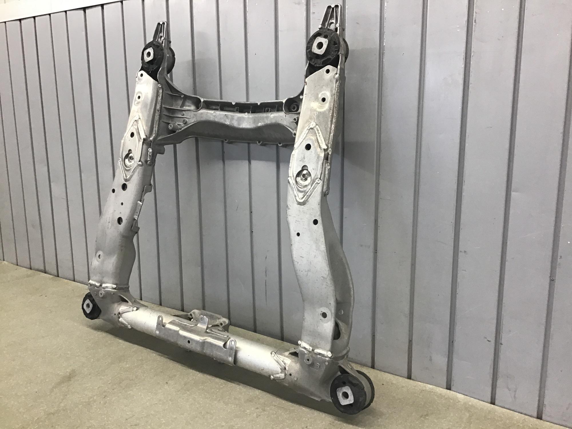 Балка под ДВС Honda Legend 2006-2011 Балка под ДВС Honda Legend 2006-2011
