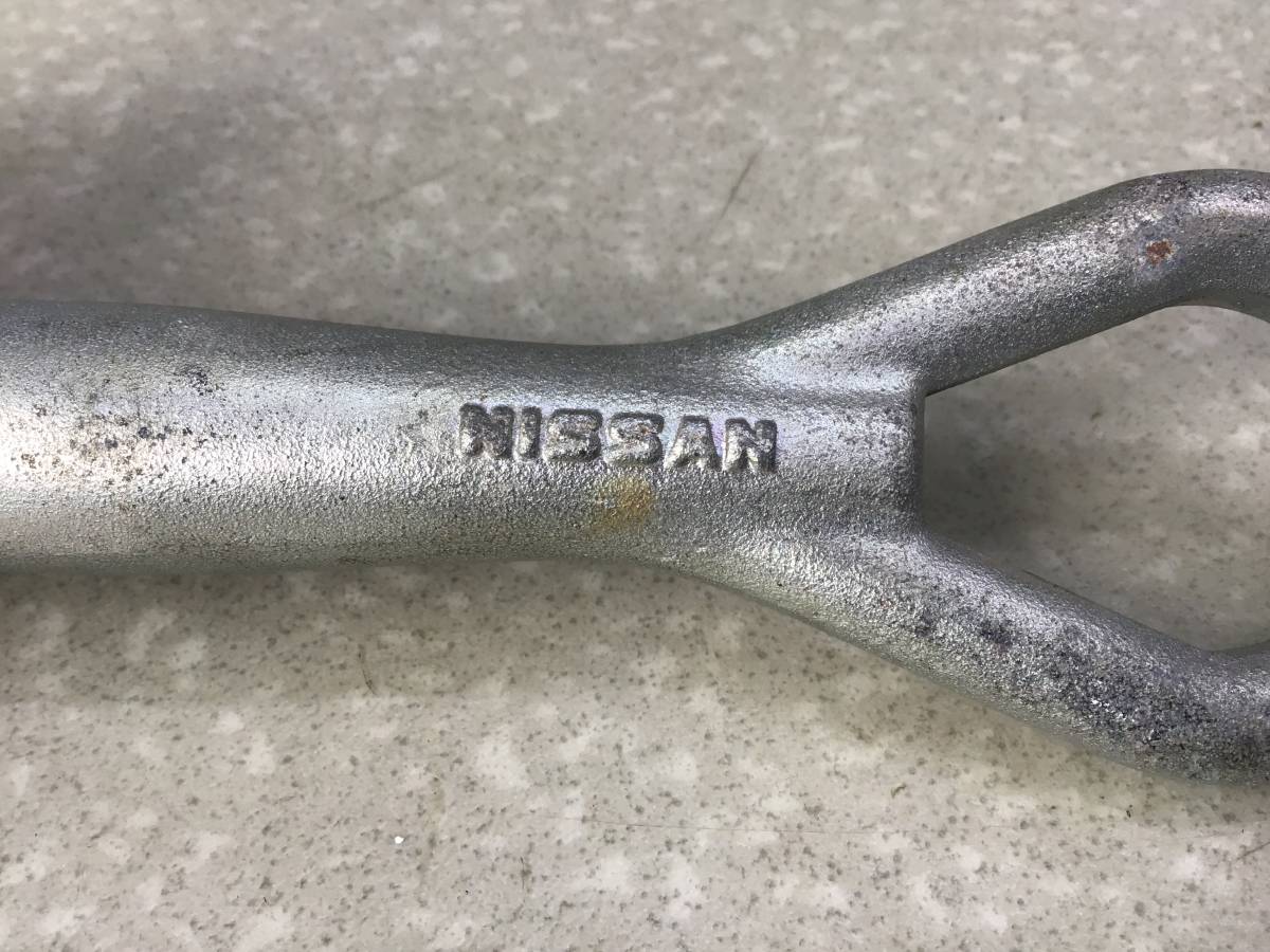 Крюк буксировочный Nissan Qashqai (J10) 2006-2013