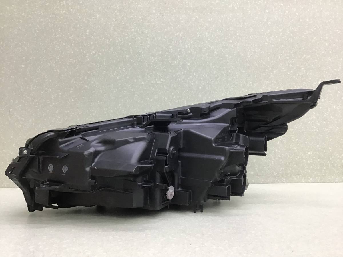 Фара правая Lexus NX 200 (ZGZ10) 2014-2021 Фара правая Lexus NX 200 (ZGZ10) 2014-2021