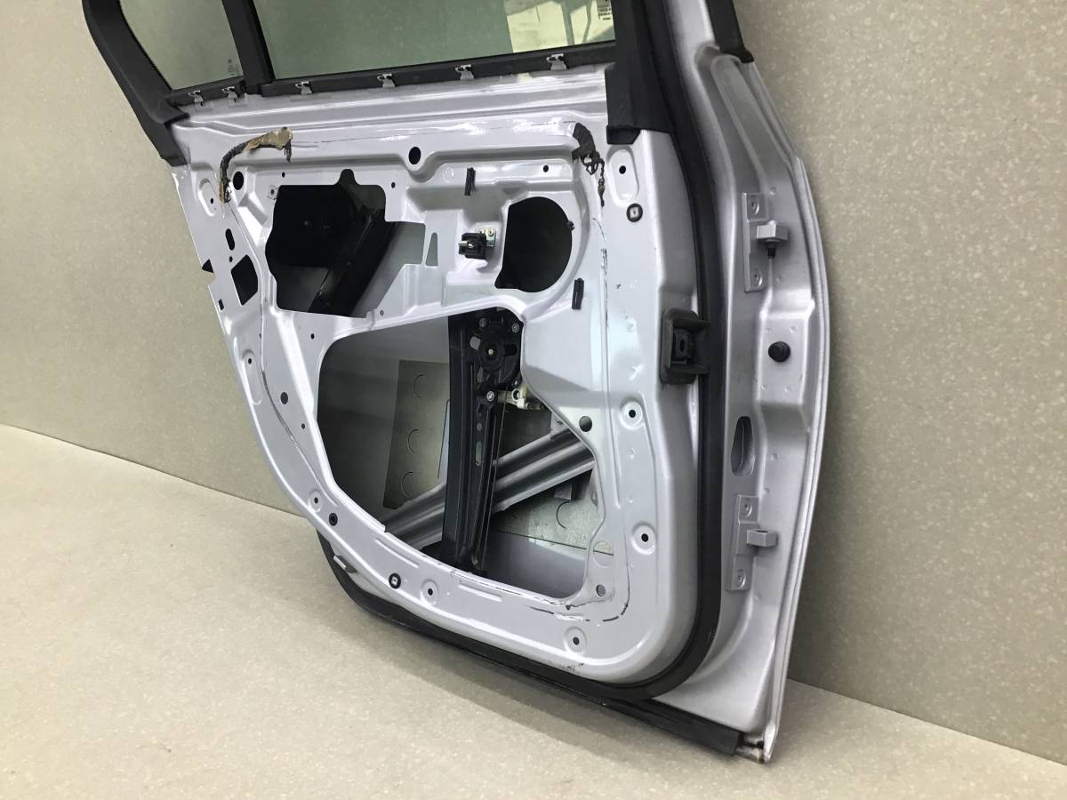 Дверь задняя левая BMW 5-series E60/E61 2003-2009 Дверь задняя левая BMW 5-series E60/E61 2003-2009