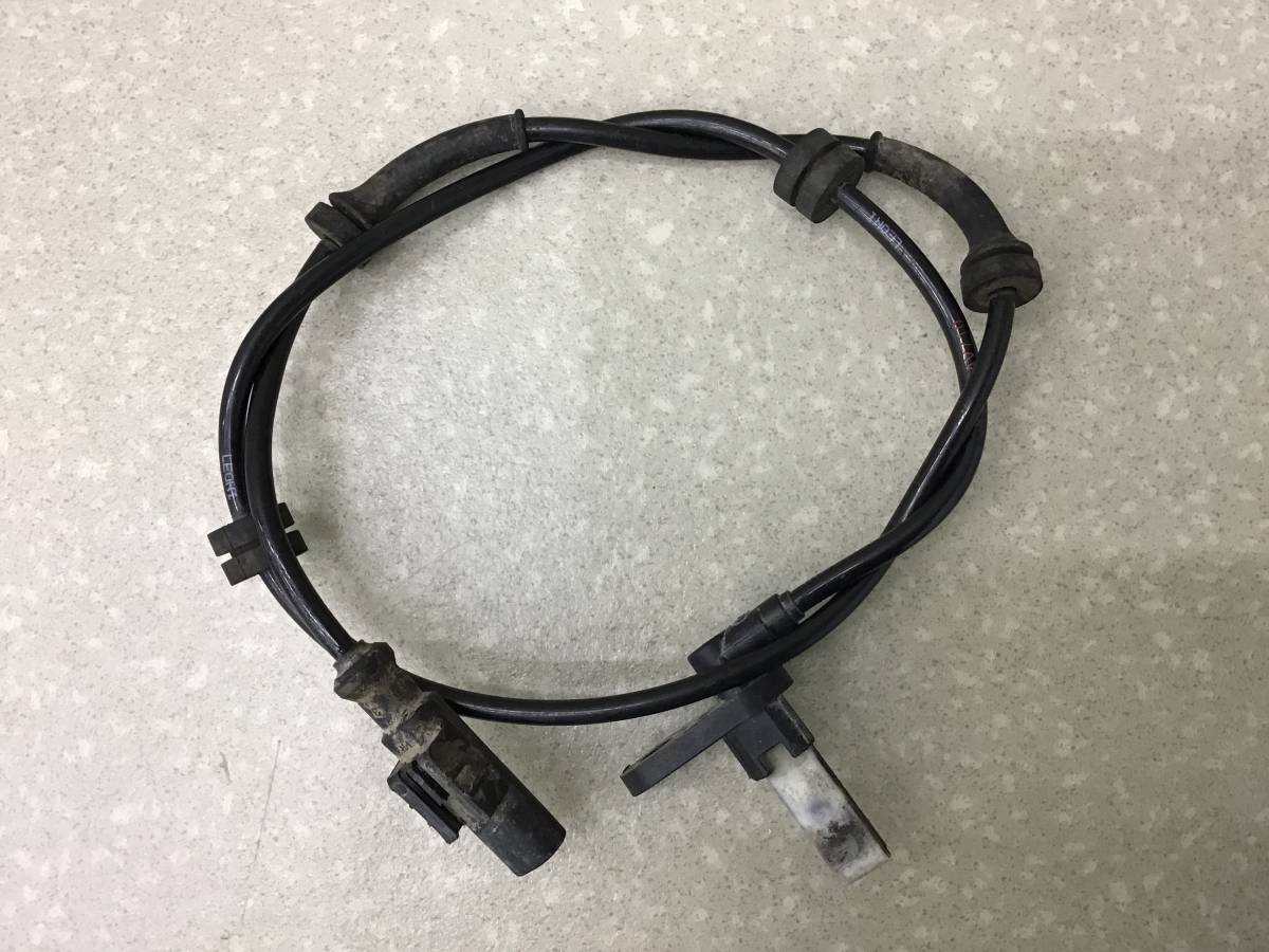 Датчик ABS задний правый Nissan Primera (P12) 2002-2007 Датчик ABS задний правый Nissan Primera (P12) 2002-2007