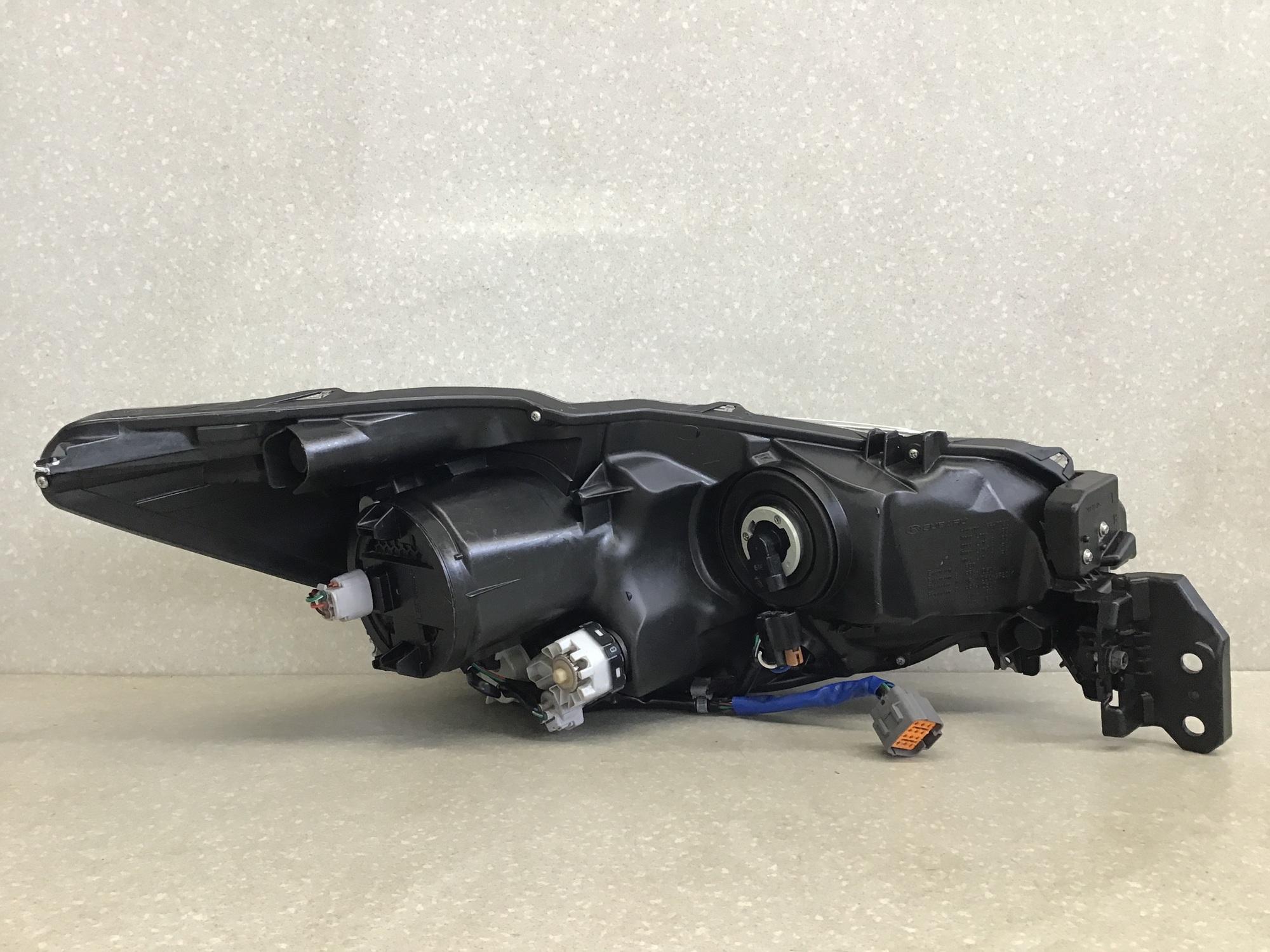 Фара левая Subaru Legacy (B14) 2010-2015 Фара левая Subaru Legacy (B14) 2010-2015
