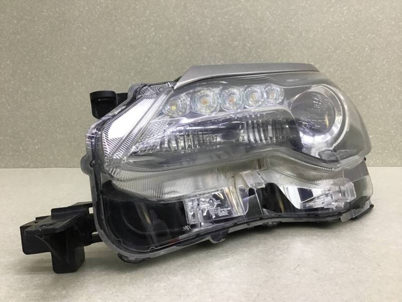 Фара левая Toyota Fortuner (GUN156, TGN156) 2015-н.в. Фара левая Toyota Fortuner (GUN156, TGN156) 2015-н.в.