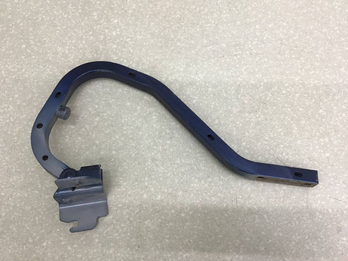 Петля крышки багажника Mitsubishi Lancer 9 (CS/Classic) 2000-2011 Петля крышки багажника Mitsubishi Lancer 9 (CS/Classic) 2000-2011