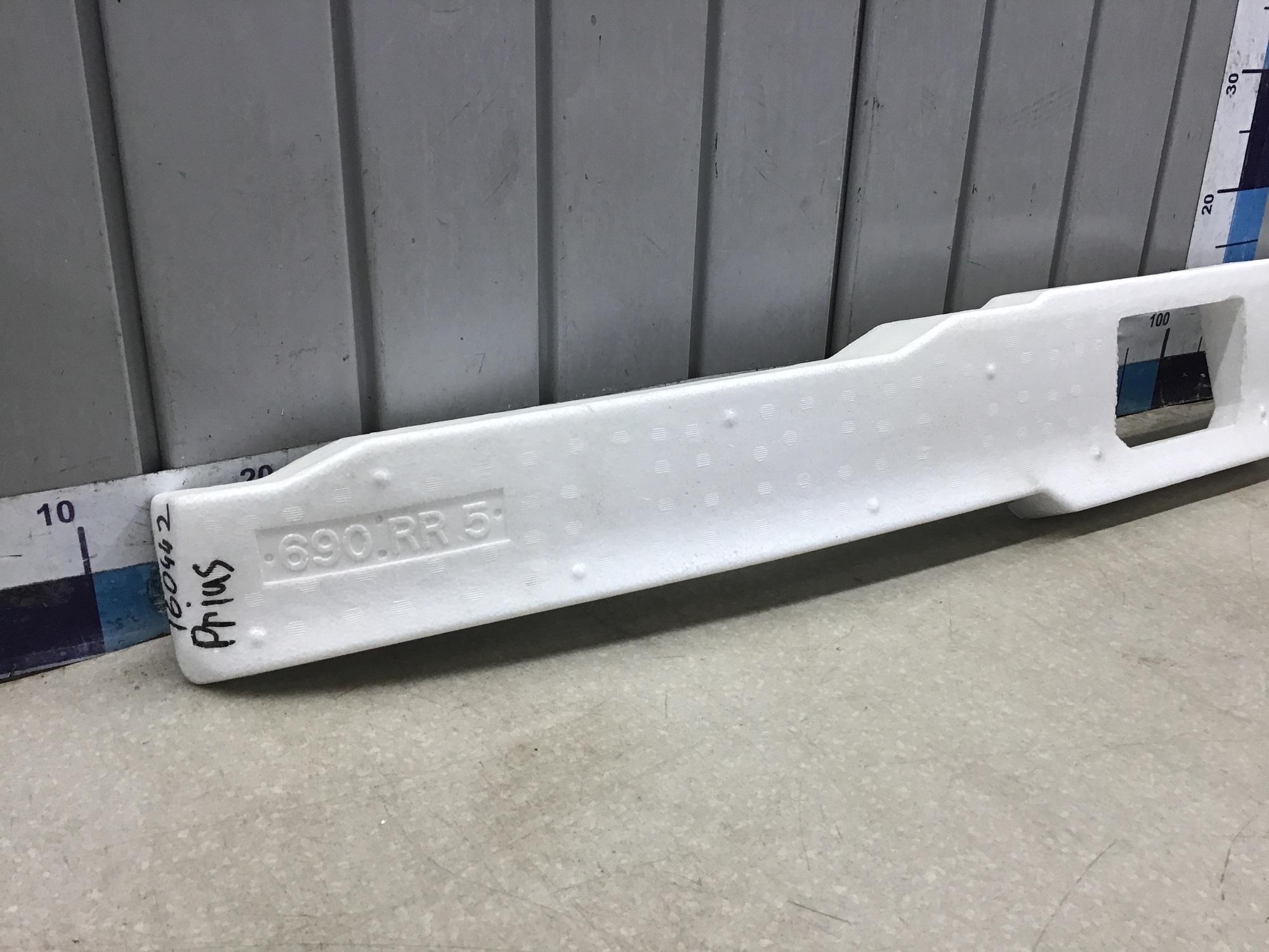 Наполнитель заднего бампера Toyota Prius (W20) 2003-2009 Наполнитель заднего бампера Toyota Prius (W20) 2003-2009