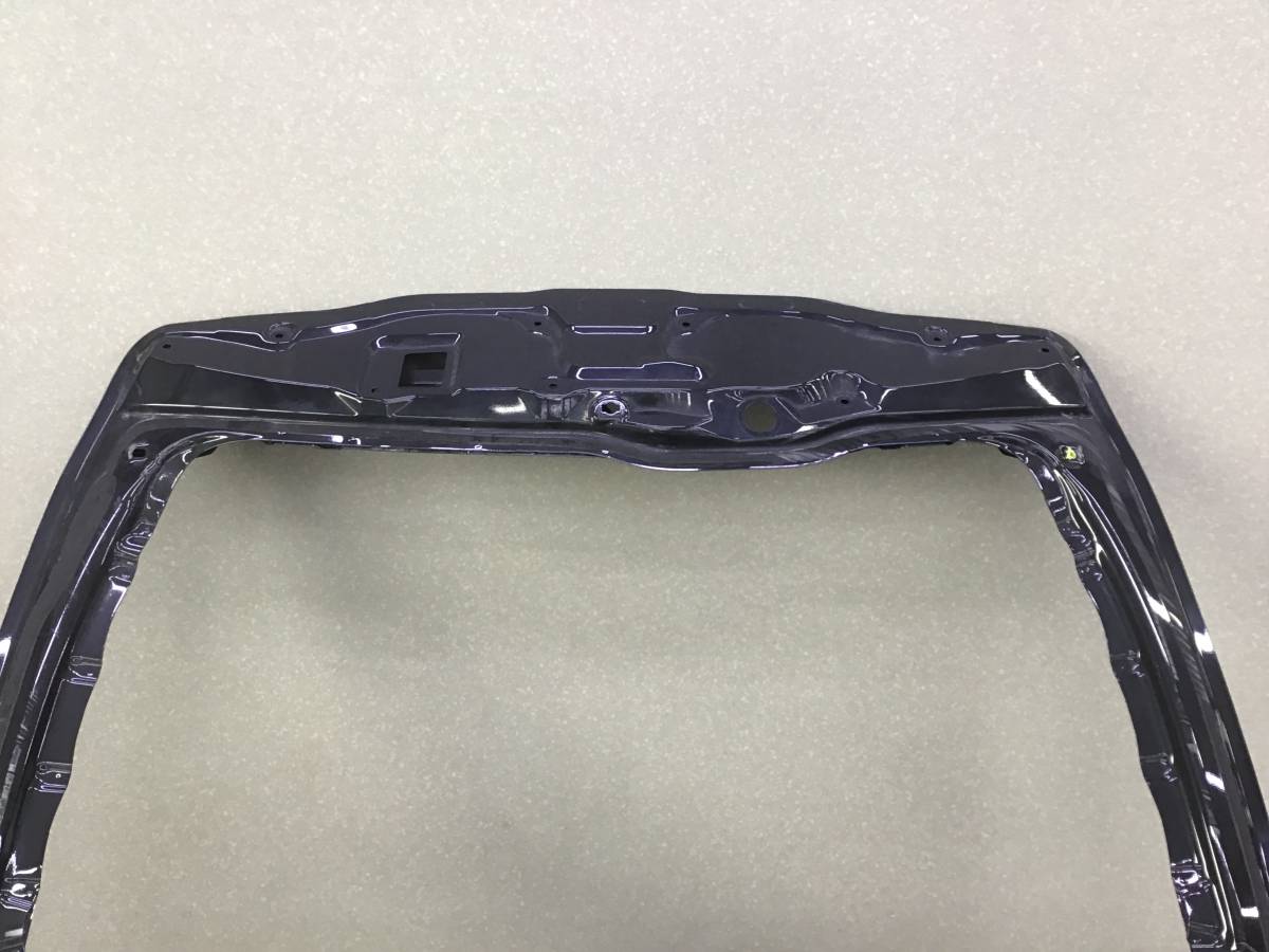 Дверь багажника Lexus RX500h (ALH10) Дверь багажника Lexus RX500h (ALH10)