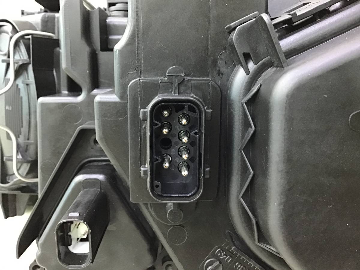 Фара правая BMW X3 E83 2004-2010 Фара правая BMW X3 E83 2004-2010