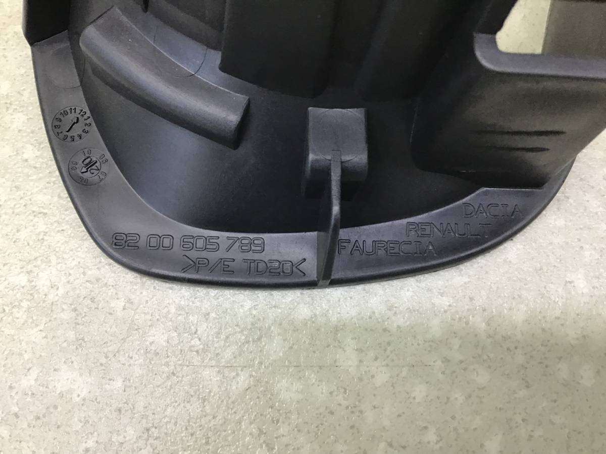 Кронштейн фары противотуманной правой Renault Duster (HS) 2010-2021 Кронштейн фары противотуманной правой Renault Duster (HS) 2010-2021