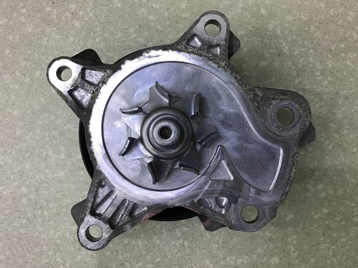 Насос водяной (помпа) Toyota Rav 4 (A30) 2006-2013 Насос водяной (помпа) Toyota Rav 4 (A30) 2006-2013