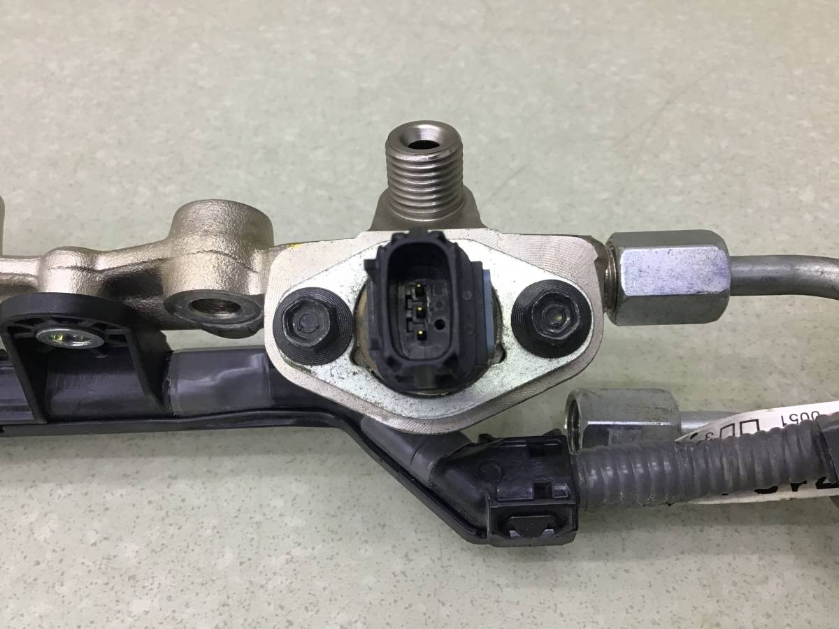 Рейка топливная (рампа) Toyota Land Cruiser (J300) 2021>