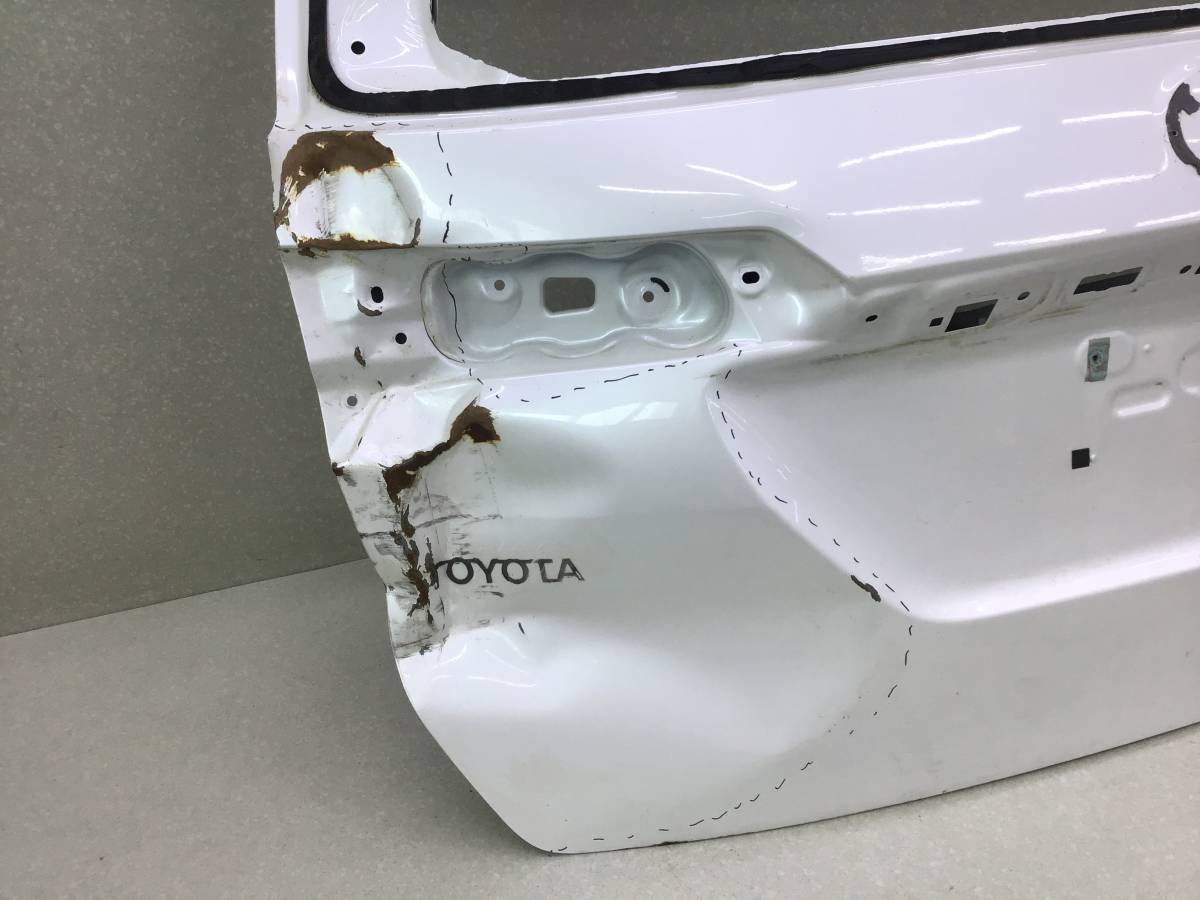 Дверь багажника Toyota Fortuner (GUN156, TGN156) 2015-н.в. Дверь багажника Toyota Fortuner (GUN156, TGN156) 2015-н.в.