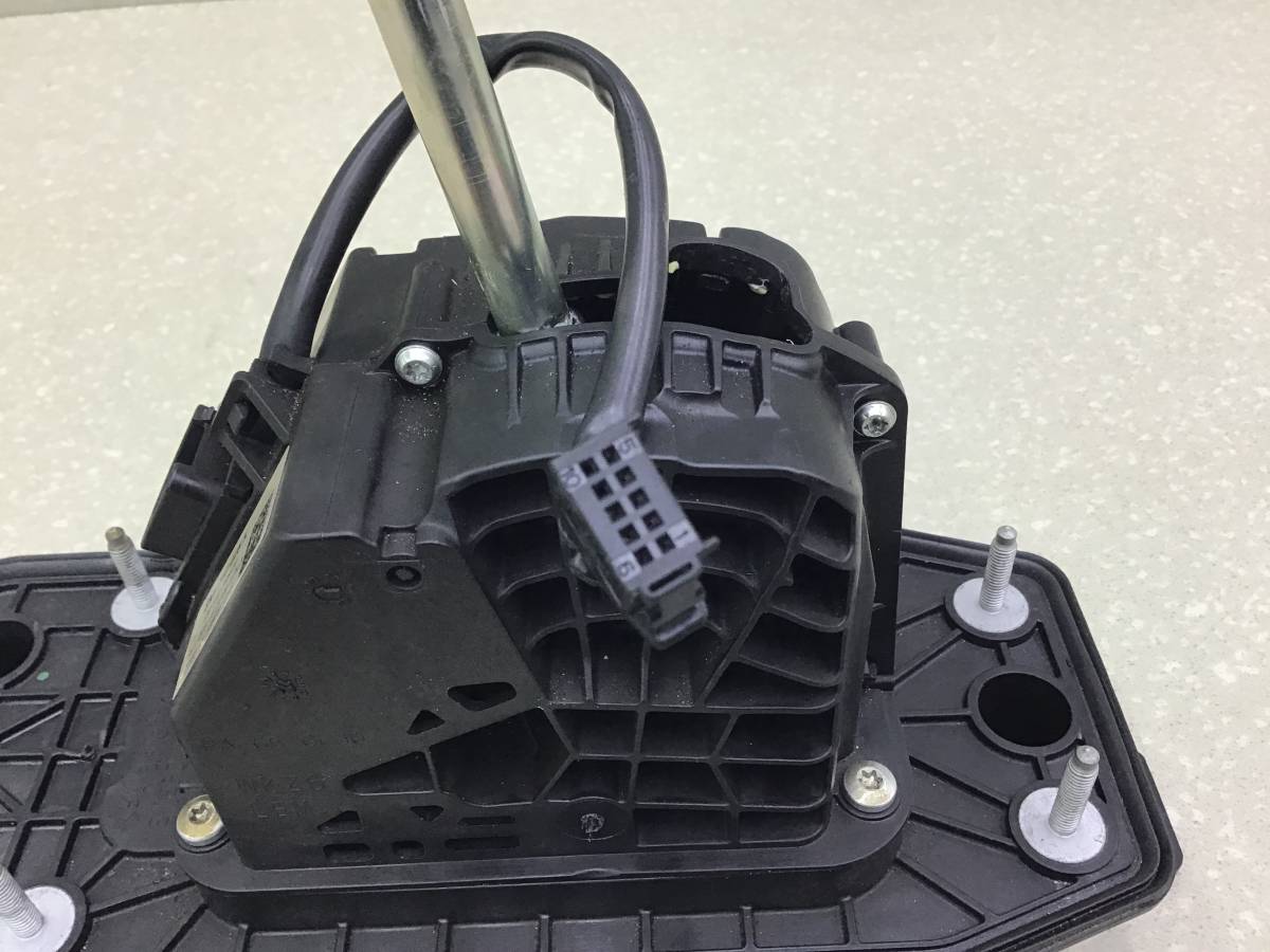 Кулиса КПП Volkswagen Tiguan (5N2) 2011-2016 Кулиса КПП Volkswagen Tiguan (5N2) 2011-2016