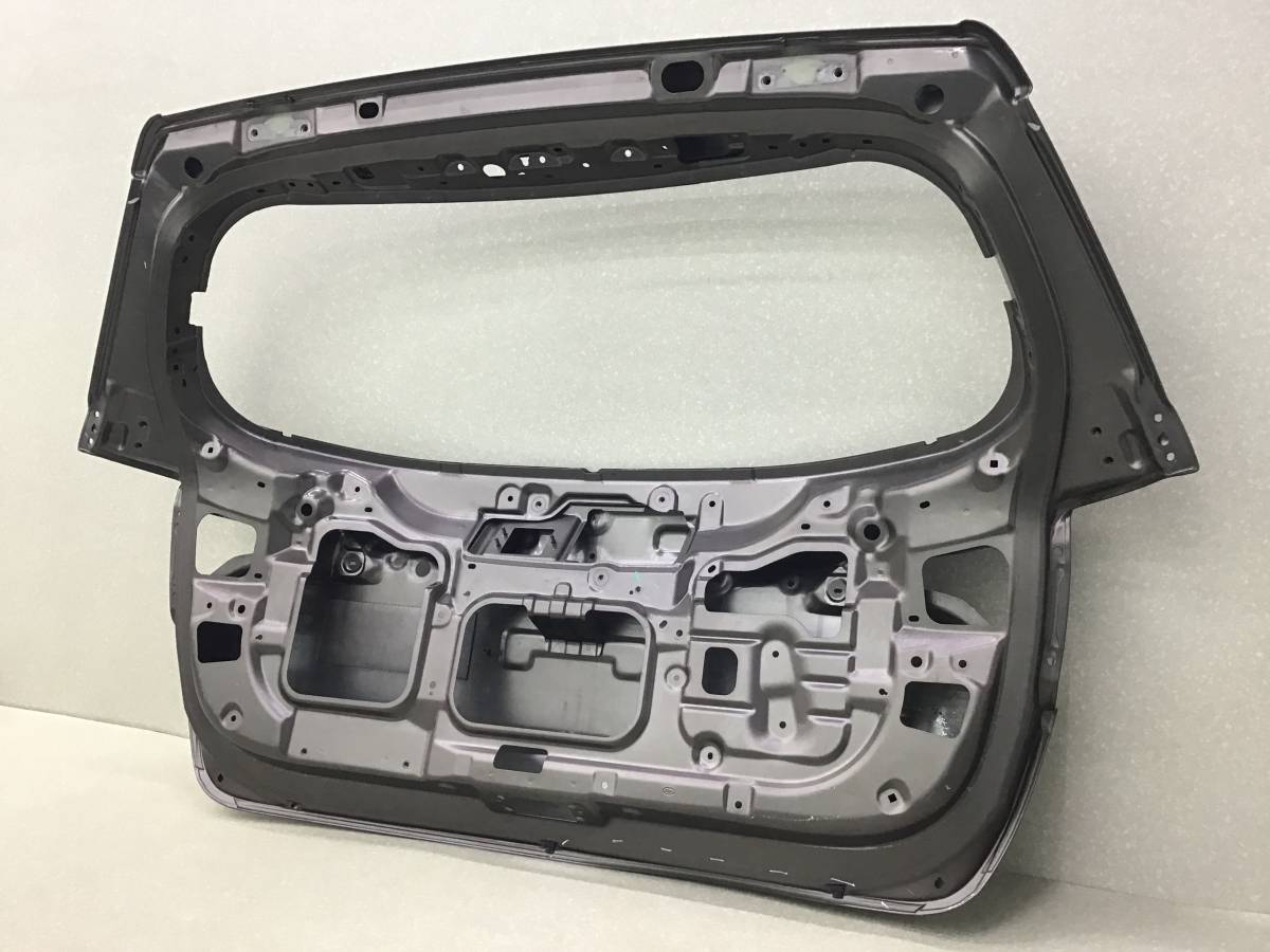 Дверь багажника Kia Sorento (XM) 2009-2021 Дверь багажника Kia Sorento (XM) 2009-2021