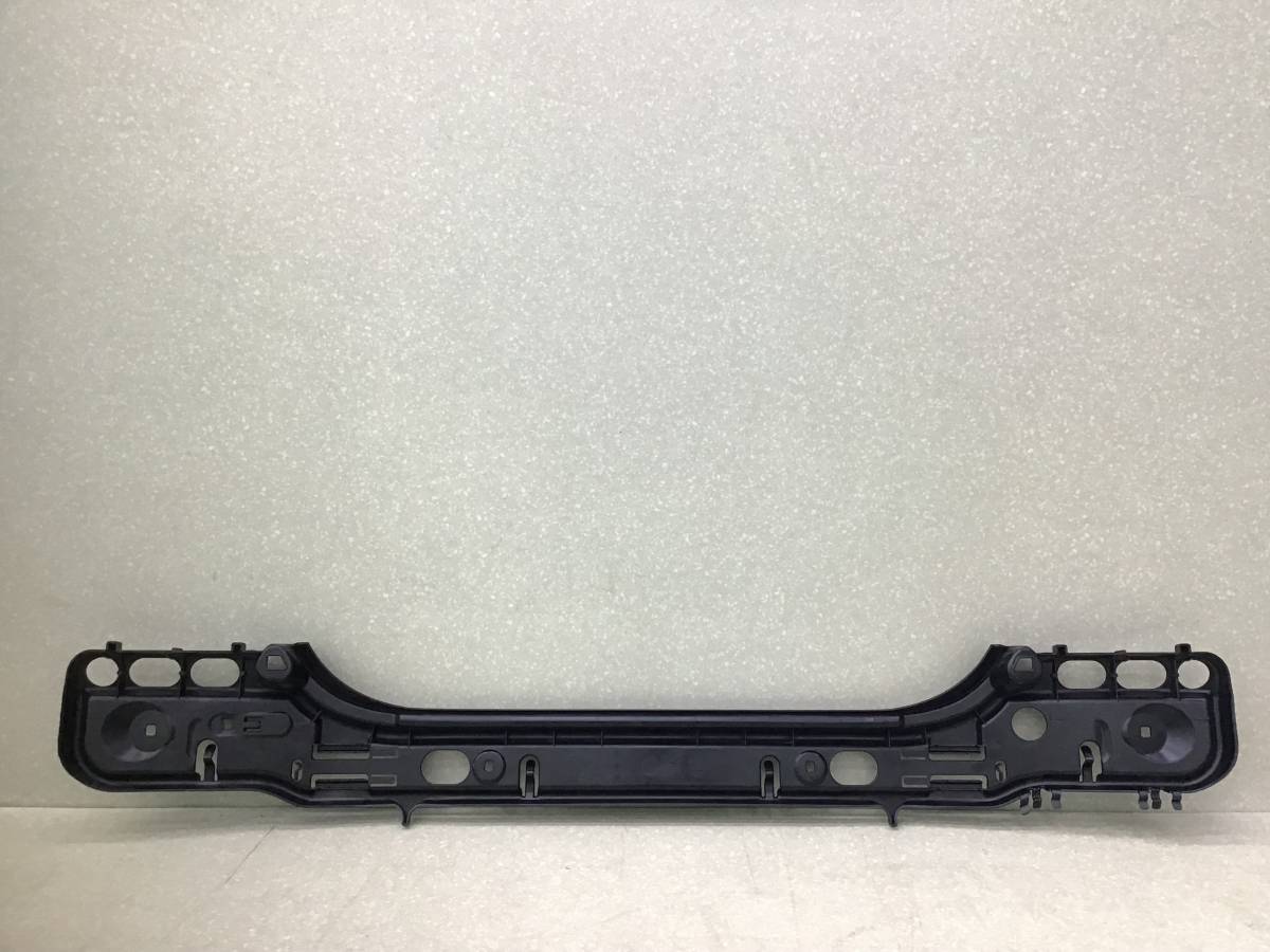 Кронштейн заднего бампера BMW 5-series E60/E61 2003-2009 Кронштейн заднего бампера BMW 5-series E60/E61 2003-2009