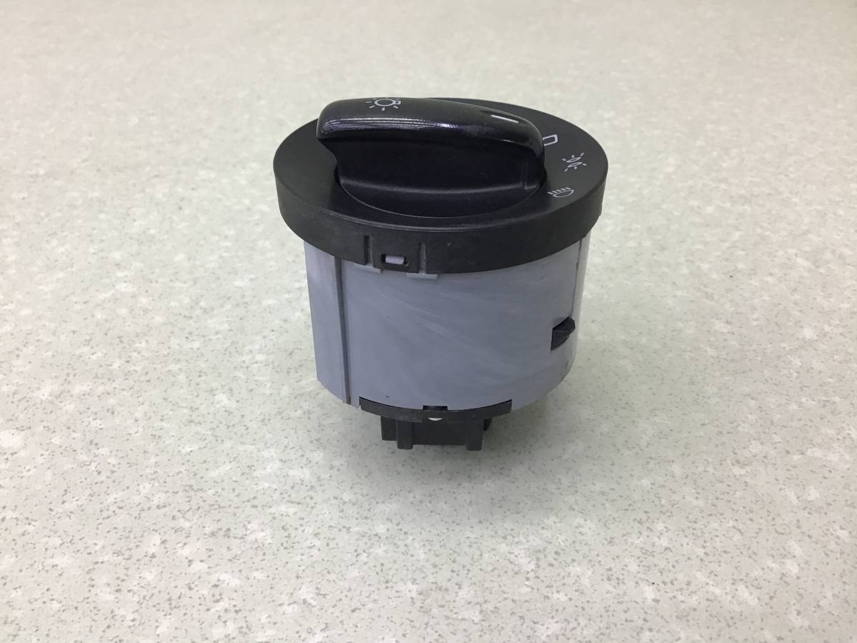Переключатель света фар Skoda Yeti (5L) 2009-2018 Переключатель света фар Skoda Yeti (5L) 2009-2018
