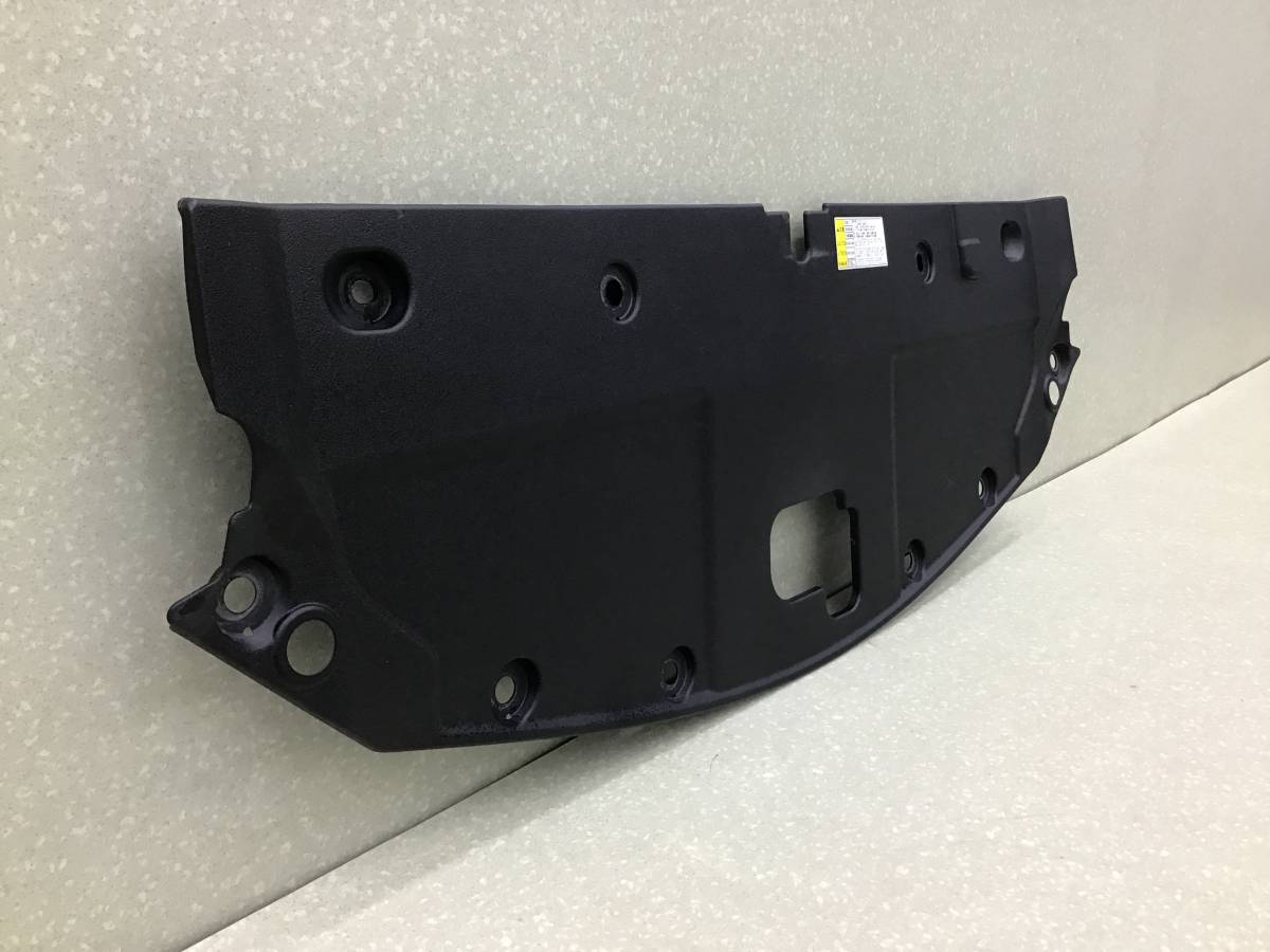 Кожух замка капота Lexus NX 200 (ZGZ10) 2014-2021 Кожух замка капота Lexus NX 200 (ZGZ10) 2014-2021
