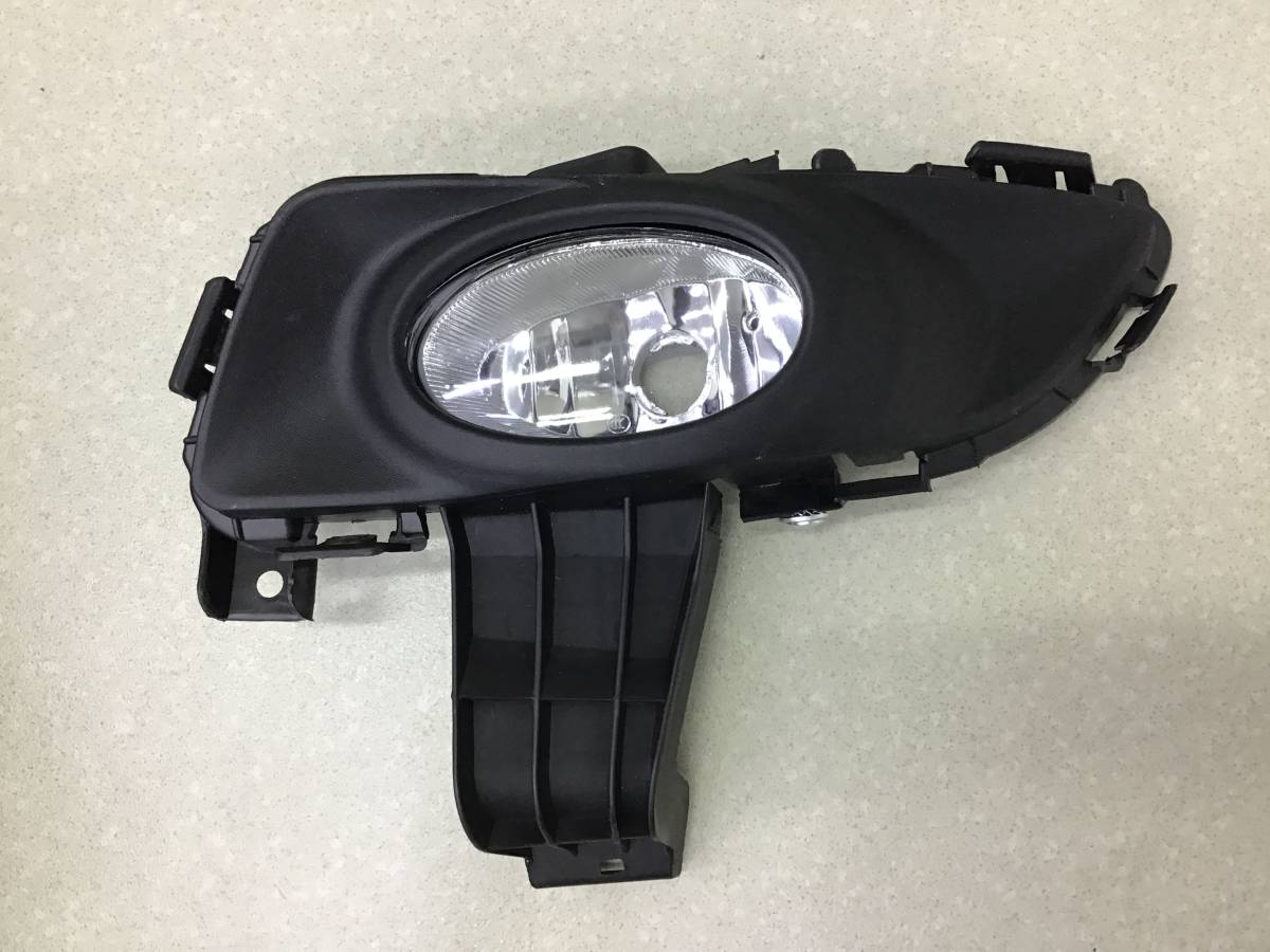 Фара противотуманная левая Mazda 3 (BK) 2002-2009 Фара противотуманная левая Mazda 3 (BK) 2002-2009