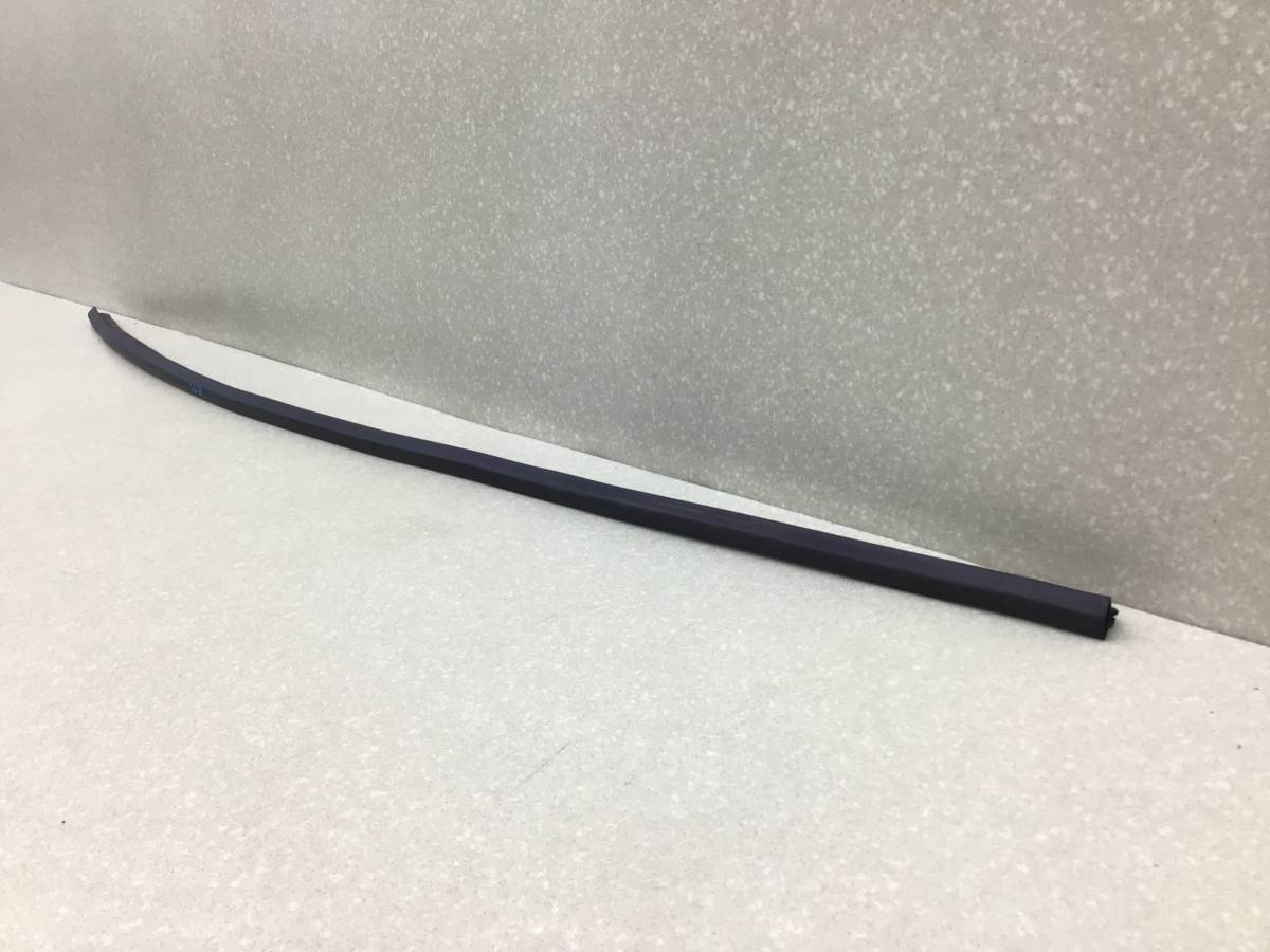 Уплотнитель капота Chevrolet Cruze (J300) 2009-2016 Уплотнитель капота Chevrolet Cruze (J300) 2009-2016