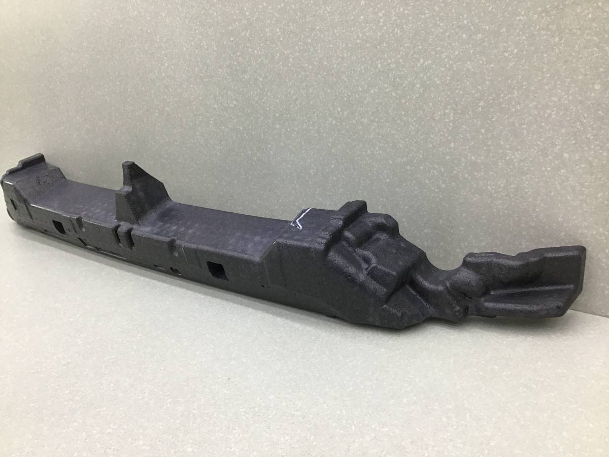 Наполнитель переднего бампера Toyota Rav 4 (XA50) 2018>