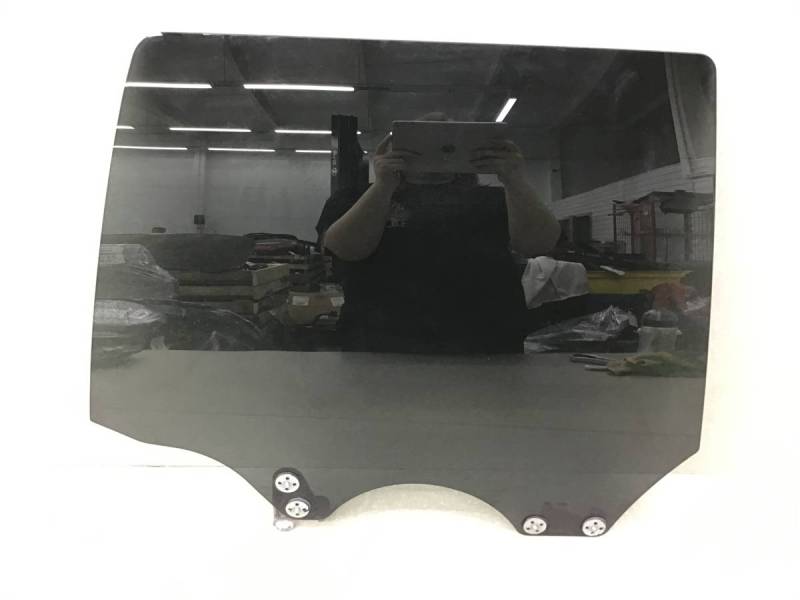 Стекло двери задней правой Subaru Forester (S11) 2002-2007 Стекло двери задней правой Subaru Forester (S11) 2002-2007