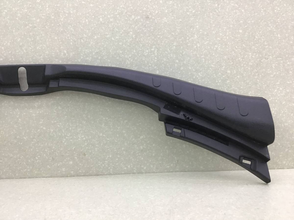 Накладка замка багажника Toyota Rav 4 (A40) 2013> Накладка замка багажника Toyota Rav 4 (A40) 2013>