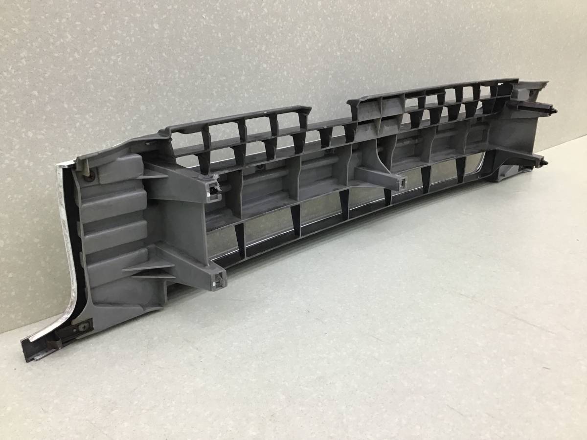 Решетка радиатора Nissan Terrano 2 (R20, R50) 1993-2006г