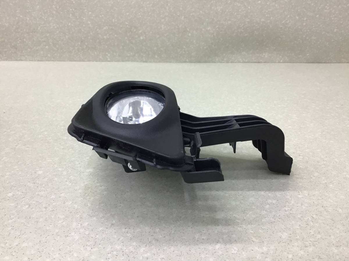 Фара противотуманная левая Mazda 3 (BK) 2002-2009 Фара противотуманная левая Mazda 3 (BK) 2002-2009