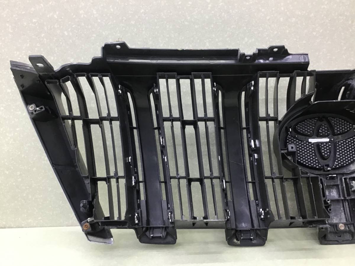 Решетка радиатора Toyota Land Cruiser Prado (J150) 2009>