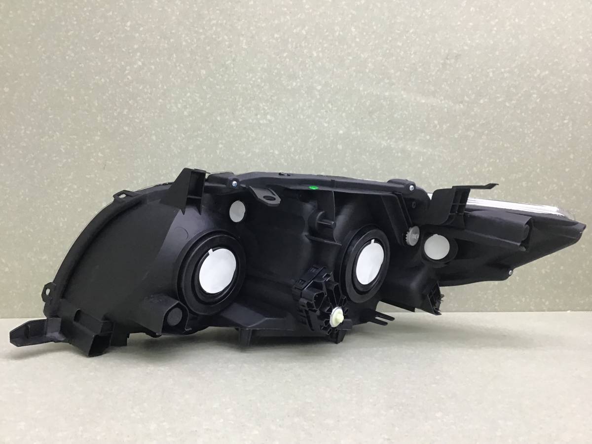 Фара правая Toyota Corolla (ZZE150) 2006-2013 Фара правая Toyota Corolla (ZZE150) 2006-2013