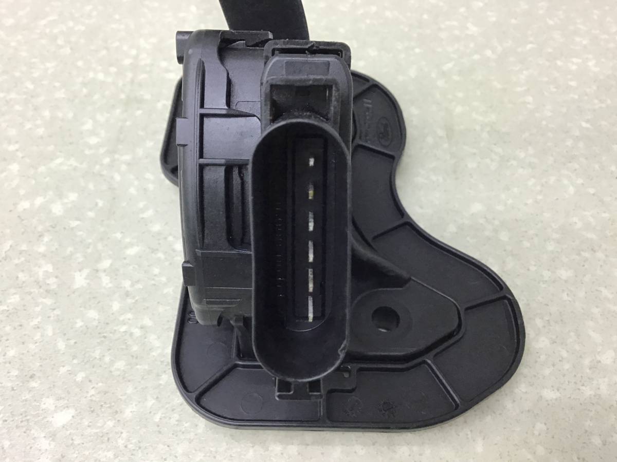 Педаль газа Ford Transit (TT9) 2006-2012 Педаль газа Ford Transit (TT9) 2006-2012