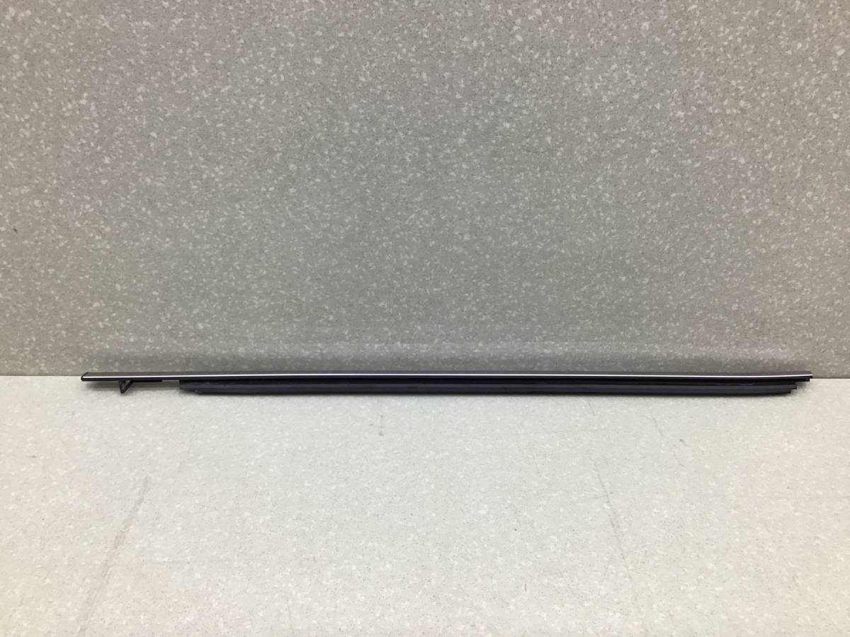 Накладка стекла заднего левого Toyota Camry (XV70) 2017>