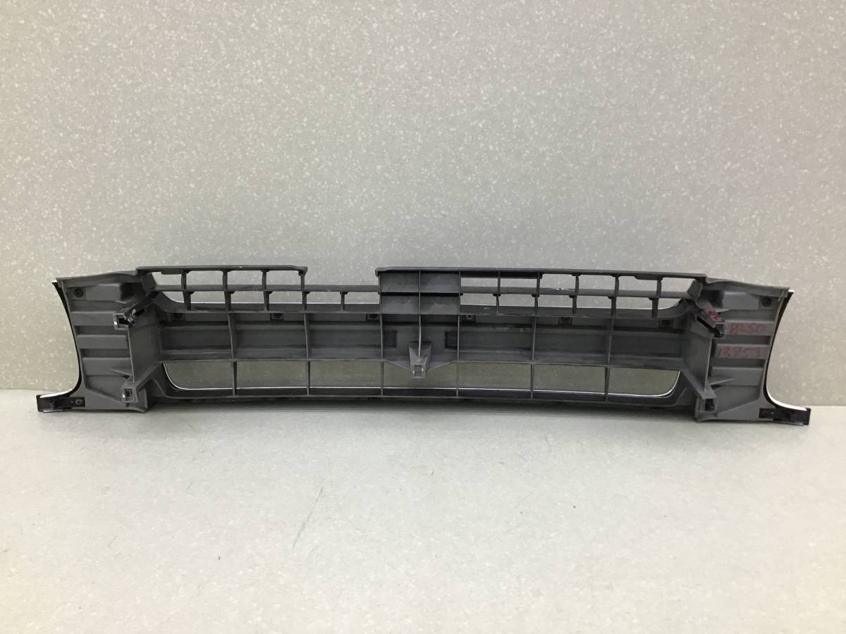 Решетка радиатора Nissan Terrano 2 (R20, R50) 1993-2006г