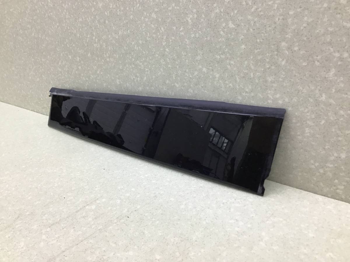 Накладка двери передней правой Toyota Rav 4 (XA50) 2018>