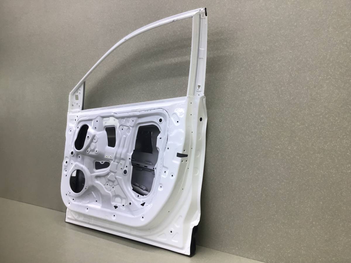 Дверь передняя правая Geely Coolray SX11 2018> Дверь передняя правая Geely Coolray SX11 2018>